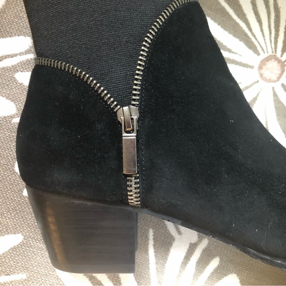 🖤 Suede Ankle Boot with Decorative Zipper Detail 🖤 - Picture 3 of 14
